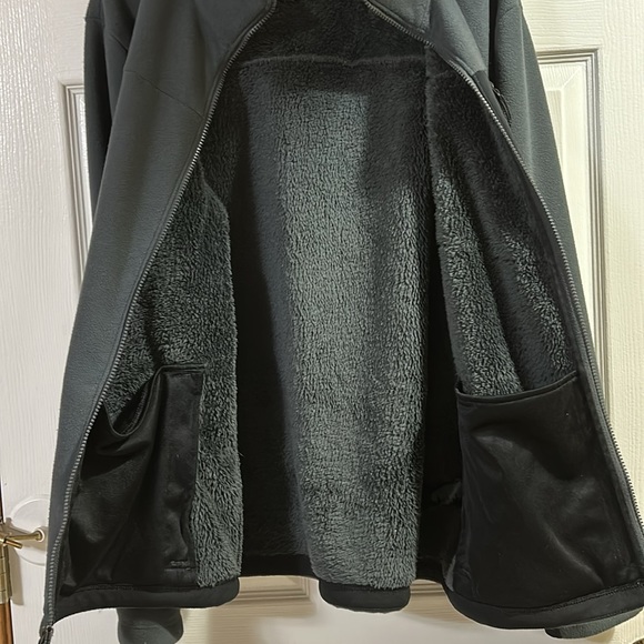 Men’s Fleece North Face Coat - Picture 8 of 12